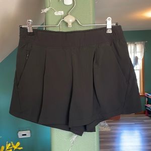 Athleta Textured Brooklyn Short (6) (NWOT)